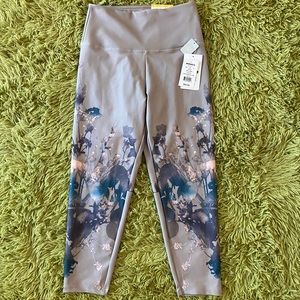 Compression sports capris - medium - brand new with tags